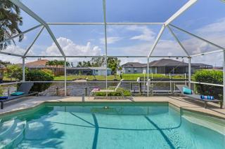 Serene canal, three bedrooms and a large pool! - Villa La Brisa Fresca - Cape Coral - 2