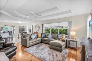 Serene canal, three bedrooms and a large pool! - Villa La Brisa Fresca - Cape Coral - 1