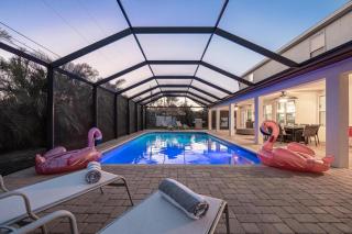 Large Pool, Large Lanai, Large Yard, Private Beach, Sleeps 16! - A Grand Oasis - Cape Coral - 8