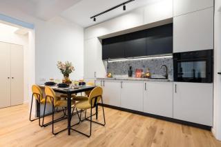 Sunny 2BR Flat - Top Location - Charming Balcony - 6