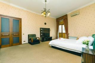 Apartment with view on Inpedendence Square Khreshchatyk - Kiev - 4
