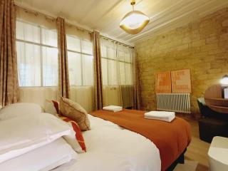 Elegant & Quiet Suite in Le Marais near Hôtel de Ville - 1