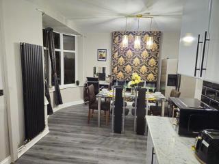 Number 1 Preston Stays - 3