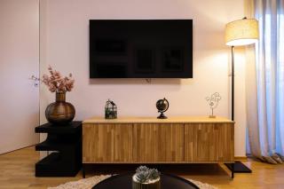 Luxury Infusion by HOME Apartments - Free Parking - 1