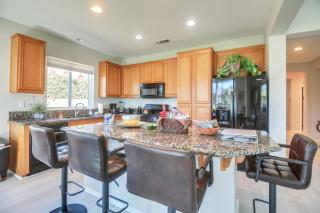 2 Mi to Coachella Indio Home with Outdoor Oasis - Indio - 9