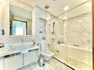 The Vinhomes Central Park Apartments - The Buildings Surrounding Landmark 81 - Ho Chi Minh - 1