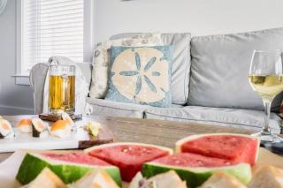 Summer getaway! Beach Access, Pool, & Fishing Dock - Gulf Shores - 9