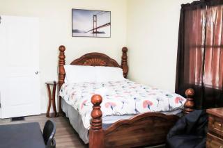 Cozy City Retreat Near Downtown Indianapolis- Private Bedroom - 5