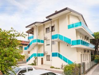Appartamenti Casa De Lazzari - Piazza Brescia - Adria Holiday Jesolo - FAMILY APARTMENTS - Lido di Jesolo - 0