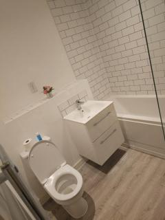 TWINS APARTMENT - Derby - 4