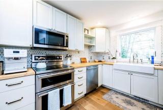 Newly Available Lakefront Retreat; Private Beach Access - South Haven - 2