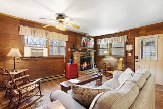 Charming Modern Cabin with Hiking Trails and Fire Pit - Blowing Rock - 0