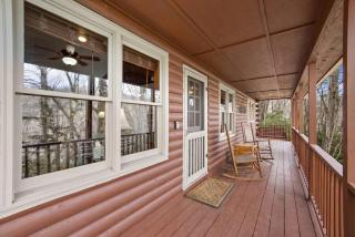 Log cabin on peaceful river - Blowing Rock - 4