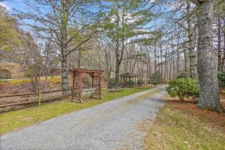 Rustic Mountain Cabin on River with Fireplace - Blowing Rock - 1