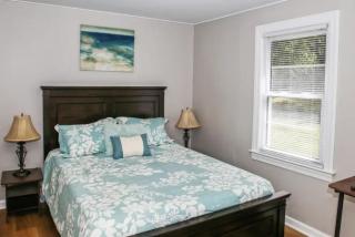 Lake Norman Getaway with 4 Beds - - 5