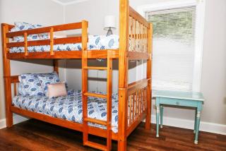Parkside Retreat 3 Beds and Porch - Mount Holly - 3