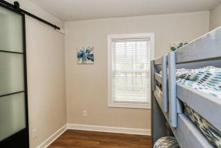 Three Bedroom Outdoorsy Escape in Huntersville - Huntersville - 2