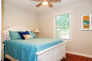 Quaint Newly Renovated Downtown Cottage - Lincolnton - 6