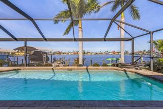 Modern, Luxurious, Waterfront home with Heated Pool - Villa Dock Holiday - Roelens Vacations - Cape Coral - 7