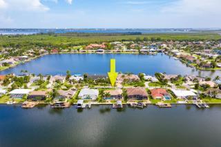 Modern, Luxurious, Waterfront home with Heated Pool - Villa Dock Holiday - Roelens Vacations - Cape Coral - 1