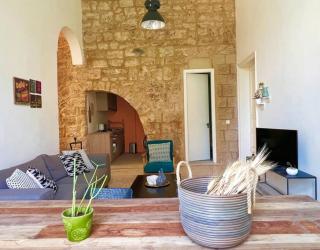 Stone Wall 2BR Apartment - Beirut - 5