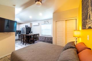 Tiny Paris El Paso, Quiet, Detached, Full Kitchen, Near I10 - El Paso - 2