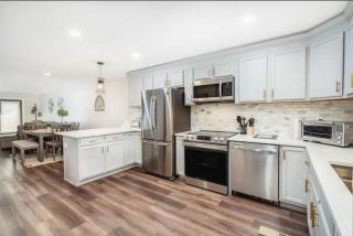 High End Lake Luxury On 2 Floors Boat Slip - 0