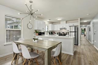 Oak Grove Bungalow - Austin - 1