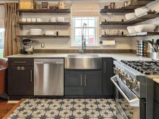 Higgins Downtown Depot - 7