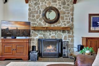 Lakeshore Haven - Spicewood - 4