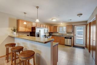 Lakefront Haven for Families Golfers and Girls Trips - 1