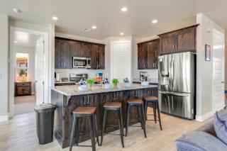 Paseos 1121 Sleeps 15, Private Hot Tub, Near Sand Hollow, and Quail Lake - Washington - 3