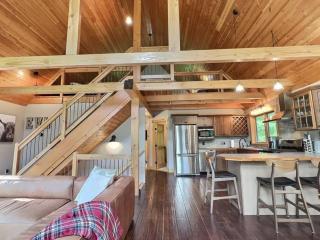 Hot Tub & Fire Pit~The Pines Chalet - Ellicottville - 5