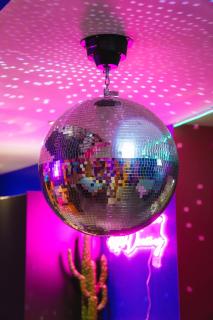 Capsule Boogie-Woogie - JACUZZI - SAUNA - BILLARD - JEUX - ECRAN GÉANT - FILET SUSPENDU - NETFLIX - La Louvière - 4