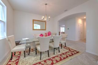 SPECTACULAR RETREAT 5BD 12 PPL Hotspot In The Heart Of Tampa - - 3