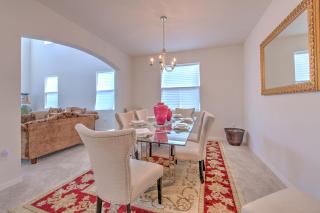 SPECTACULAR RETREAT 5BD 12 PPL Hotspot In The Heart Of Tampa - - 2