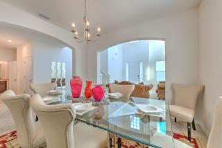 SPECTACULAR RETREAT 5BD 12 PPL Hotspot In The Heart Of Tampa - - 7