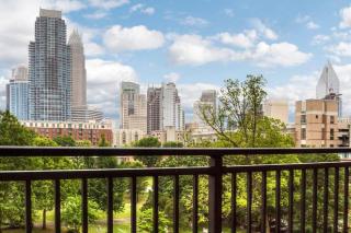 DT Charm Apt with Pool,Gym,Wine,WKSpace, Free Parking - Charlotte - 5