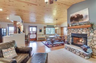 3 Mi to Fool Hollow Lake Cozy Cabin with Fire Pit - 4