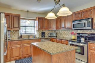 Blairsville Cabin with Hot Tub on Nottely Lake! - Blairsville - 3