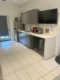 Modern Riverview Apartments - 7