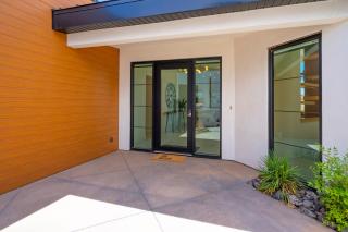 Live Luxurious at Zion - 2