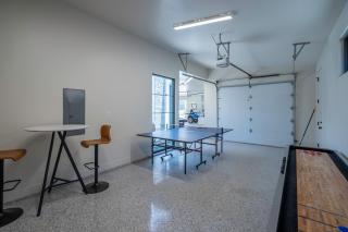 Live Luxurious at Zion - 1