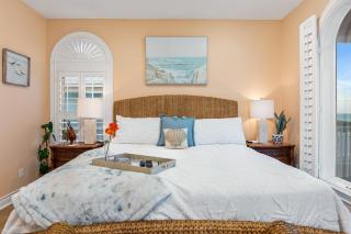 New! Luxurious 3 Bed Sleeps 12 Epic Views Wow - Crystal Beach - 2