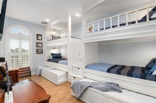 New! Luxurious 3 Bed Sleeps 12 Epic Views Wow - Crystal Beach - 6