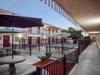 Dream Inn - Fresno - 8