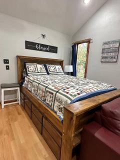 Treehouse at Berry-patch - Longview - 8