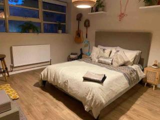 Art Deco one-bed entire flat in central London - London - 3