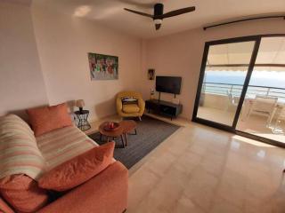 Top-Floor Beachfront Apartment with Parking, Pool, & Spacious Sea-View Balcony - Villajoyosa - 8