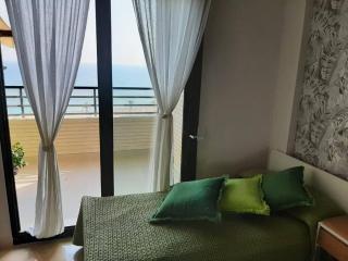 Top-Floor Beachfront Apartment with Parking, Pool, & Spacious Sea-View Balcony - 6